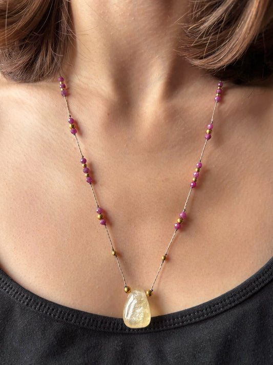 Collier LUMA Calcite Jaune - Rubis n°2